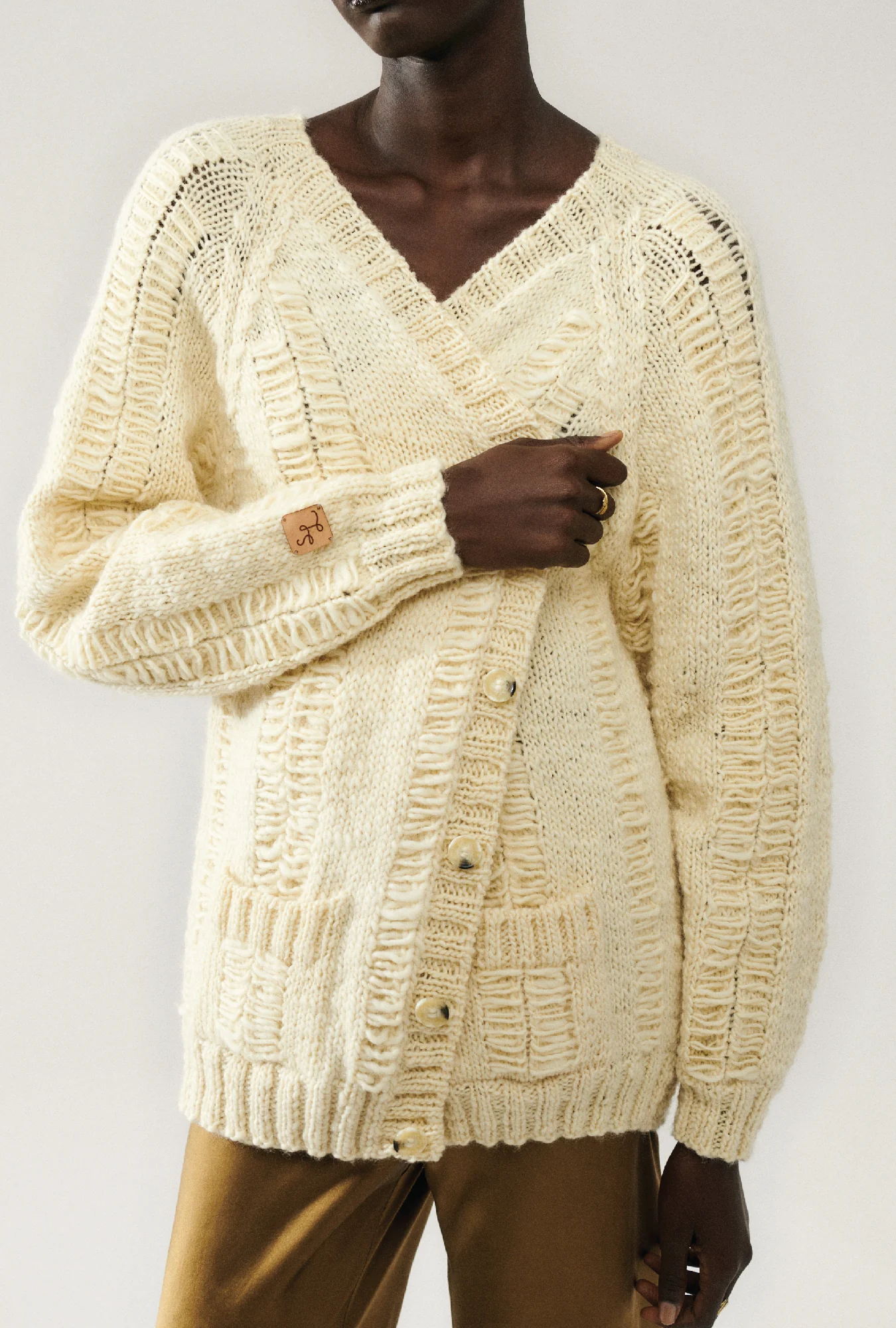 The Big G Cardigan Cream - Image 6